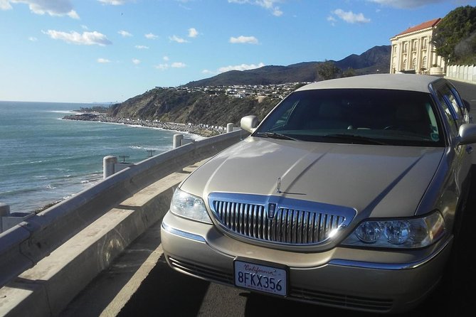 Private 4-Hour Limo Tour of LA by a TV Personality with Drinks - Santa Monica Pier and the Pacific coast