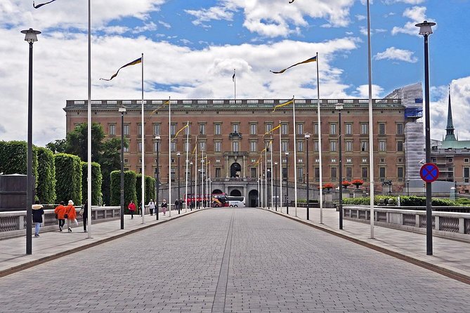 Private 4h VIP city tour by limousine car and guide in Stockholm - The Cathedral and Royal Palace