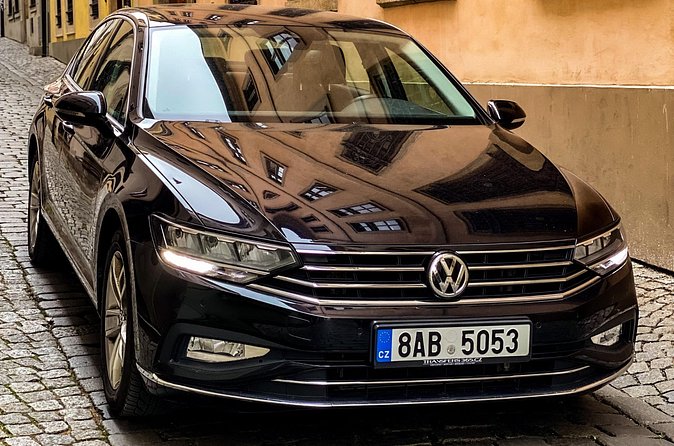 Private ARRIVAL Transfer by LIMOUSINE 3+1pax - The driver makes the biggest difference