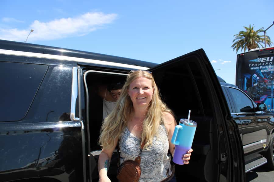 Private Limo 2.5hr Tour of Vegas with Champagne - Key Points Before You Book