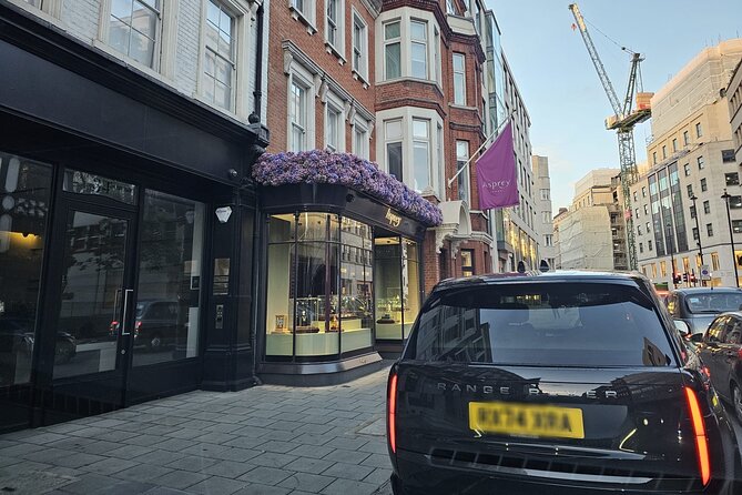 Private limo transfers Gatwick Airport to/from any London hotel - Booking details that affect your day
