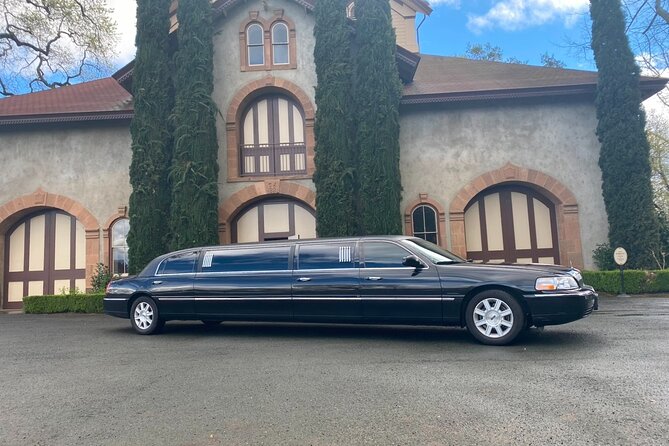 Private Limo Wine Tours in Sonoma and Napa Valley - A private car changes the wine-country day