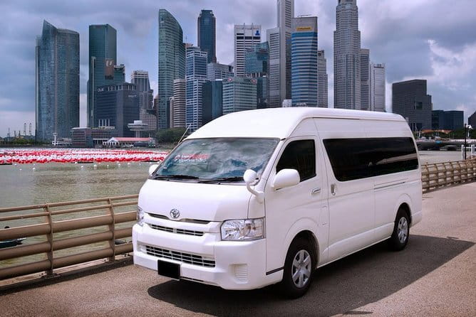 Private Limousine Service in Singapore - What the driver adds to the ride