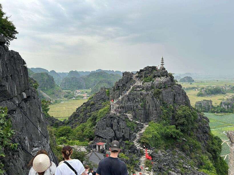 Private Ninh Binh Full Day Tour by Luxury Limousine - Climbing Mua Mountain for the Tam Coc view
