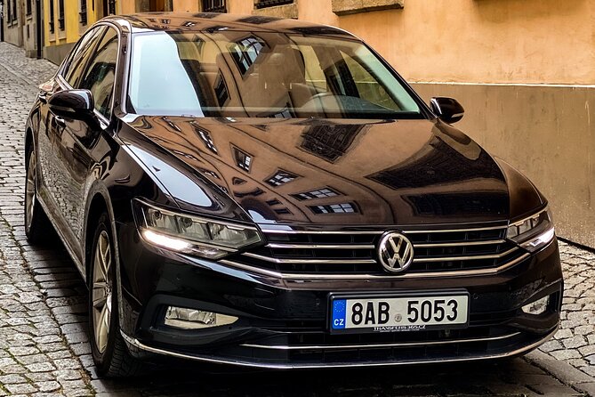 Private ROUND-TRIP (FROM and TO the AIRPORT) by LIMOUSINE 3+1pax - Key points to know before booking