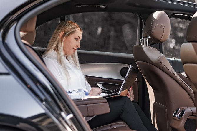 Private transfer from BRU Airport to Brussels city with luxury limousine 3 pax - From Brussels Airport to your city address