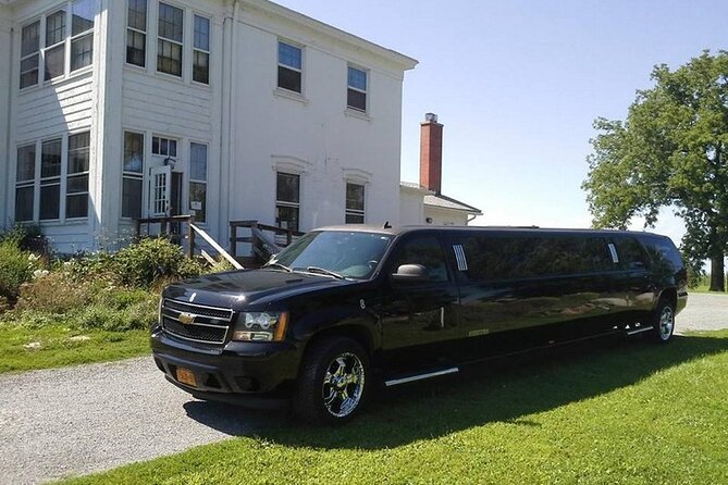 Private Transfer: Las Vegas to LAS Airport by Luxury SUV or Limousine up to 8 p - A calm final ride through Las Vegas