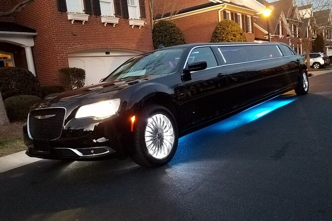 Private Transfer: Las Vegas to LAS Airport by Luxury SUV or Limousine up to 8 p - What the one-hour ride is really for