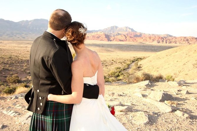 Red Rock Canyon Wedding by Private Limousine - Who should book this Red Rock wedding
