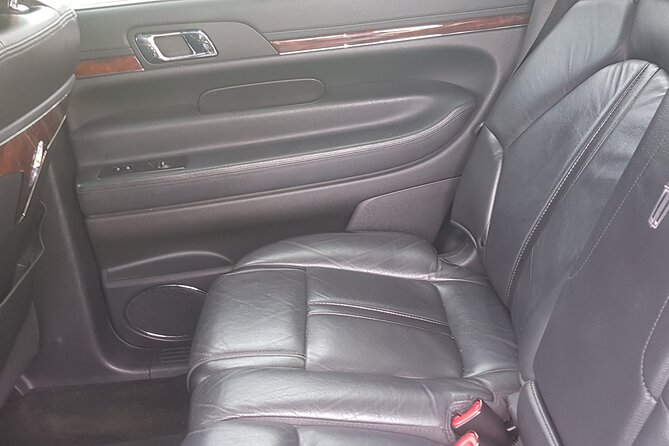 Round trip Airport Private Transfer (Nassau Limousine) - What the ride feels like on arrival