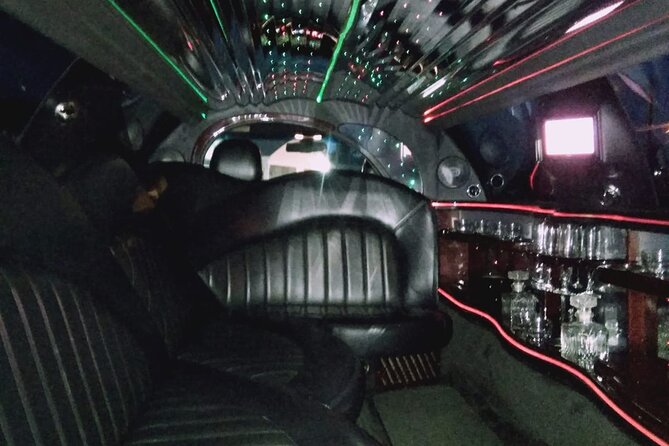 Round Trip Nassau Airport ARRIVAL (NASSAU LIMOUSINE) - The limousine ride to your hotel or villa