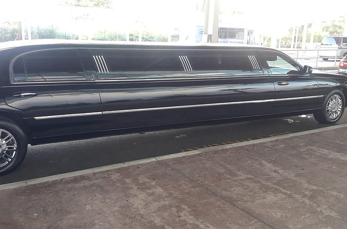 Round Trip Nassau Airport ARRIVAL (NASSAU LIMOUSINE) - Luggage, children, and group comfort