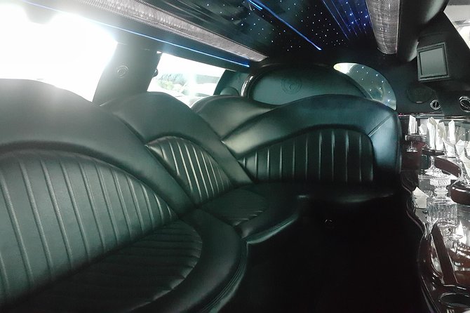 Round Trip Nassau Airport ARRIVAL (NASSAU LIMOUSINE) - What the $253.34 price means for a group