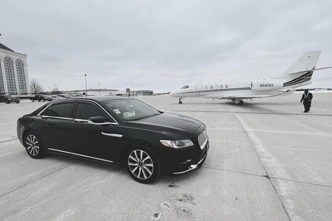 Royal Limo Services - Chicago Executive Limo Service - A private Chicago ride built around clear communication