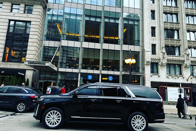 Royal Limo Services - Chicago Executive Limo Service - A clean, comfortable vehicle matters here