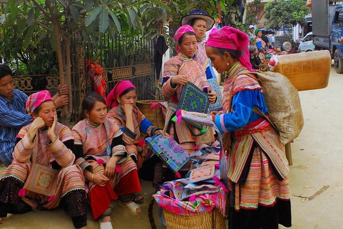 Sa Pa 2-Day Moderate Trek and Homestay Limousine Tour from Hanoi - Ta Van Village and the first terrace views