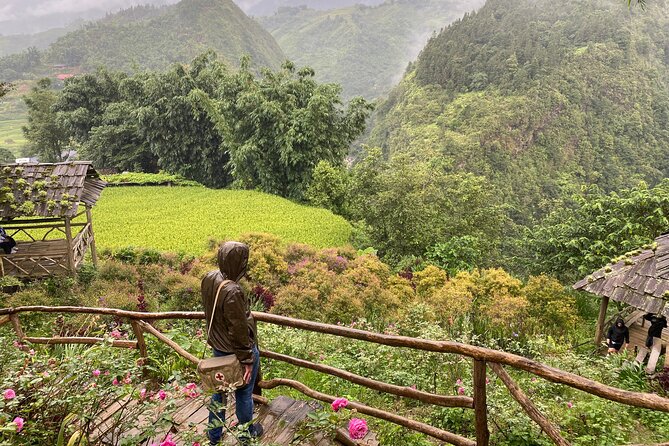 Sapa 3D2N Homestay and Hotel Experience by Limousine Bus - Lao Chai and the Hoang Lien Son views