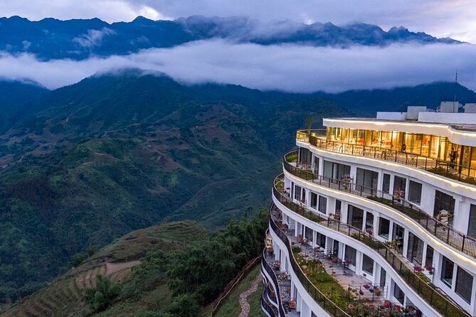 Sapa Trek 2days/1night -HOTEL 5 STAR-From Hanoi by Limousine Van - Cat Cat Village and the first afternoon walk