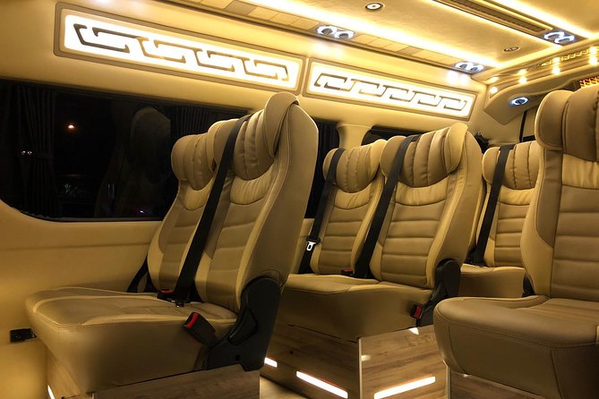 Singapore Arrival Ground Transfer in Limo-Bus - What the service gets right