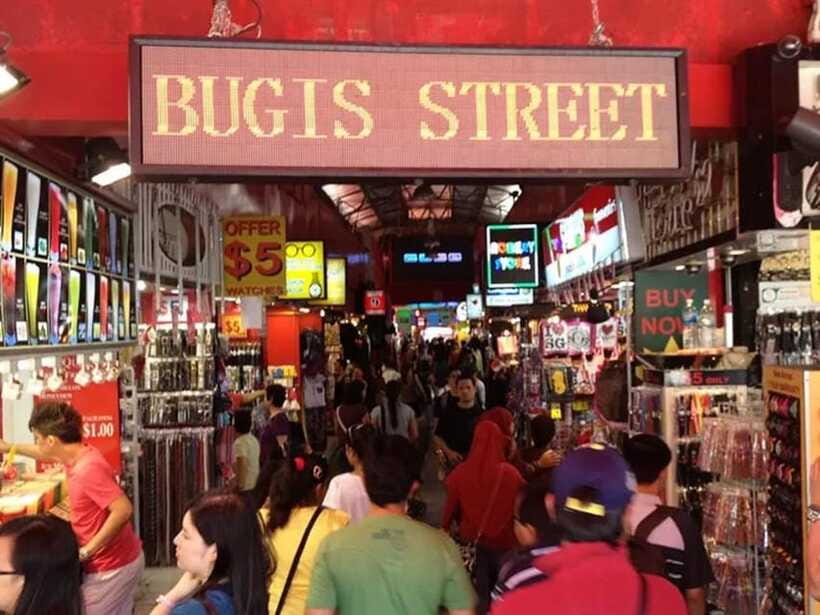 Singapore Limousine Van Tour: ️ Shopping & Street Food Trail - Choose your food stop carefully