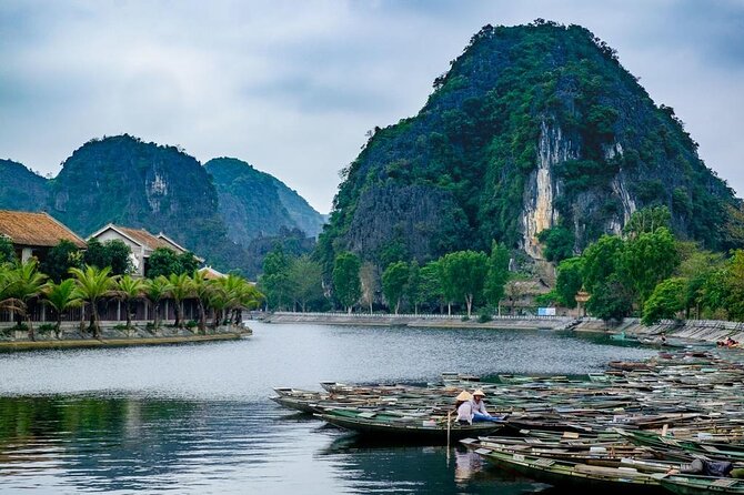 Top Highlights Ninh Binh Full Day Tours from Hanoi By Limousine - Hoa Lu: Vietnam’s early imperial capital
