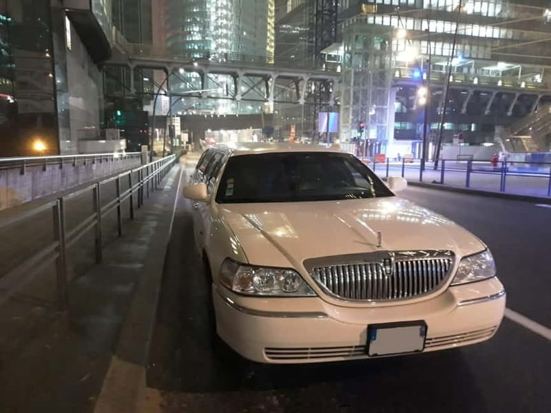 Tour of Paris by limousine by day or night. - Key points at a glance