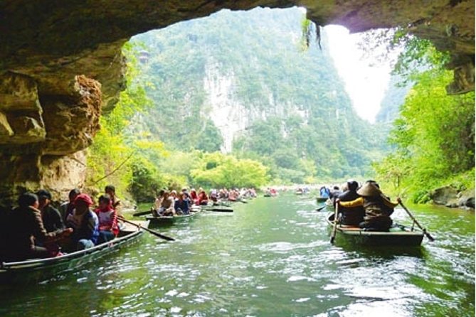 Trang An Hoa Lu Mua Cave Tour [Japanese guide, limousine bus, lunch and dinner included] - A short cycling break through Ninh Binh
