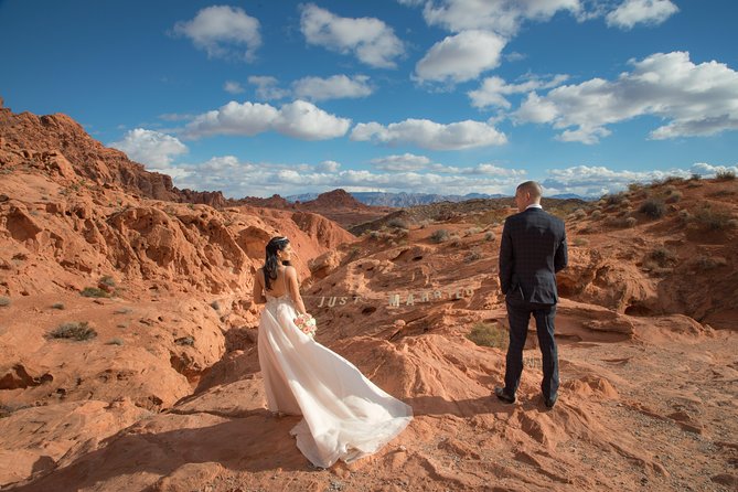 Valley of Fire Wedding by Private Limousine - Stop one: A Special Memory Wedding Chapel